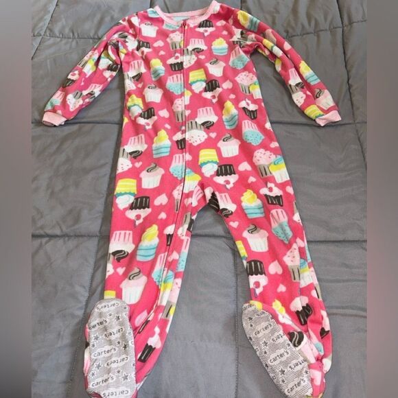 Size 4 fleece, footed, cupcake, Carter’s pajamas - Picture 1 of 3